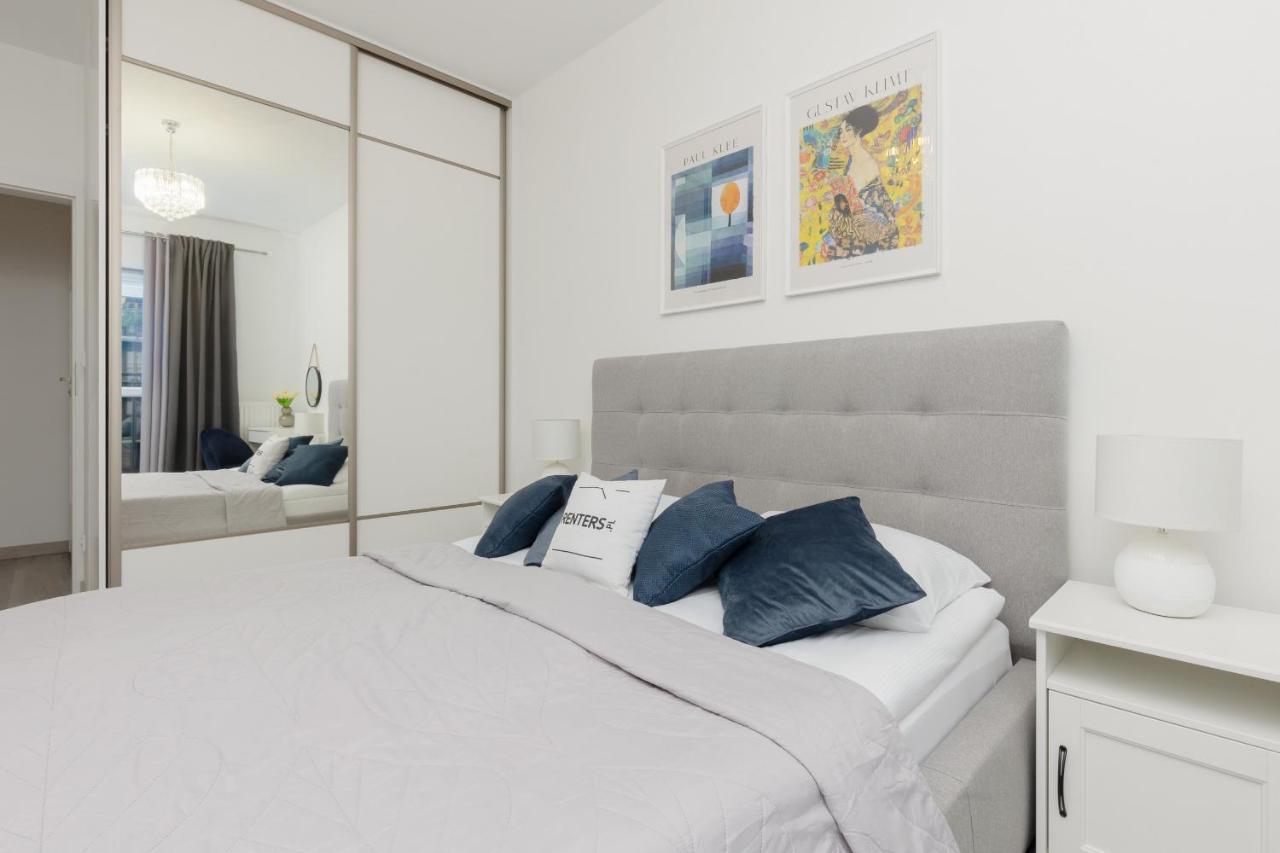 Cozy Apartment With Parking Bakalarska By Noclegi Renters Warschau Buitenkant foto