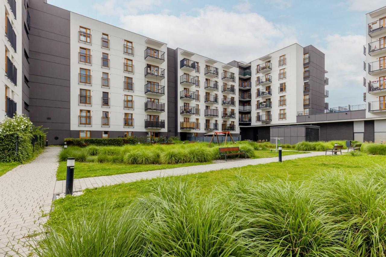 Cozy Apartment With Parking Bakalarska By Noclegi Renters Warschau Buitenkant foto